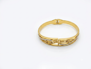 Designer Hand Cuff